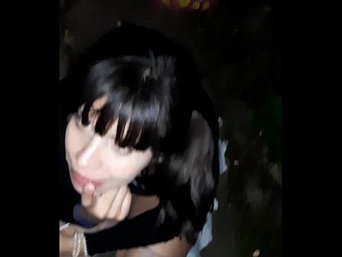 ❤️ रस्त्यावर कँडीच्या बदल्यात लिंग सुजले ️❌  mr.light2cloud.top वर  ❌